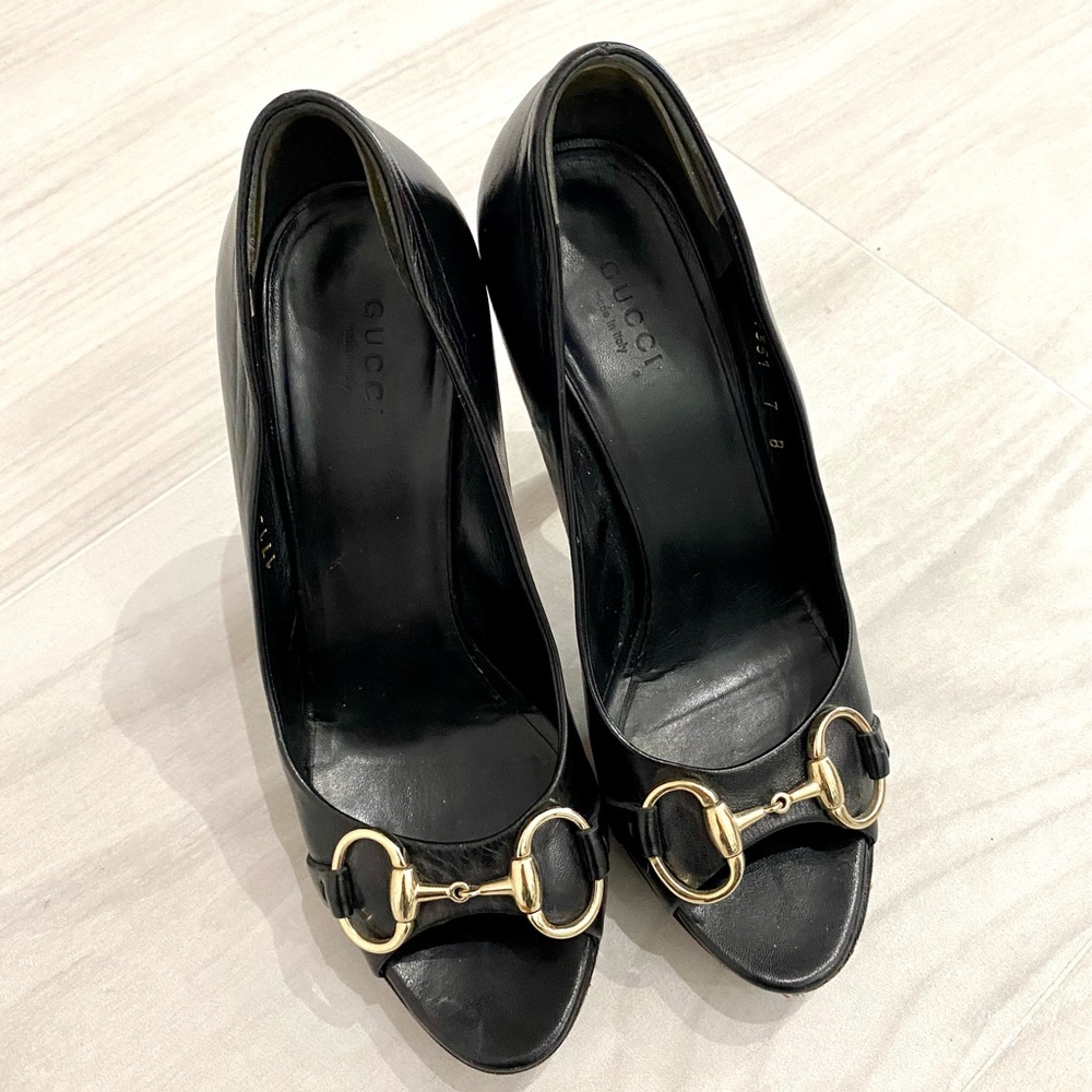 Vintage black leather platform horsbit open toe pumps. Size 37